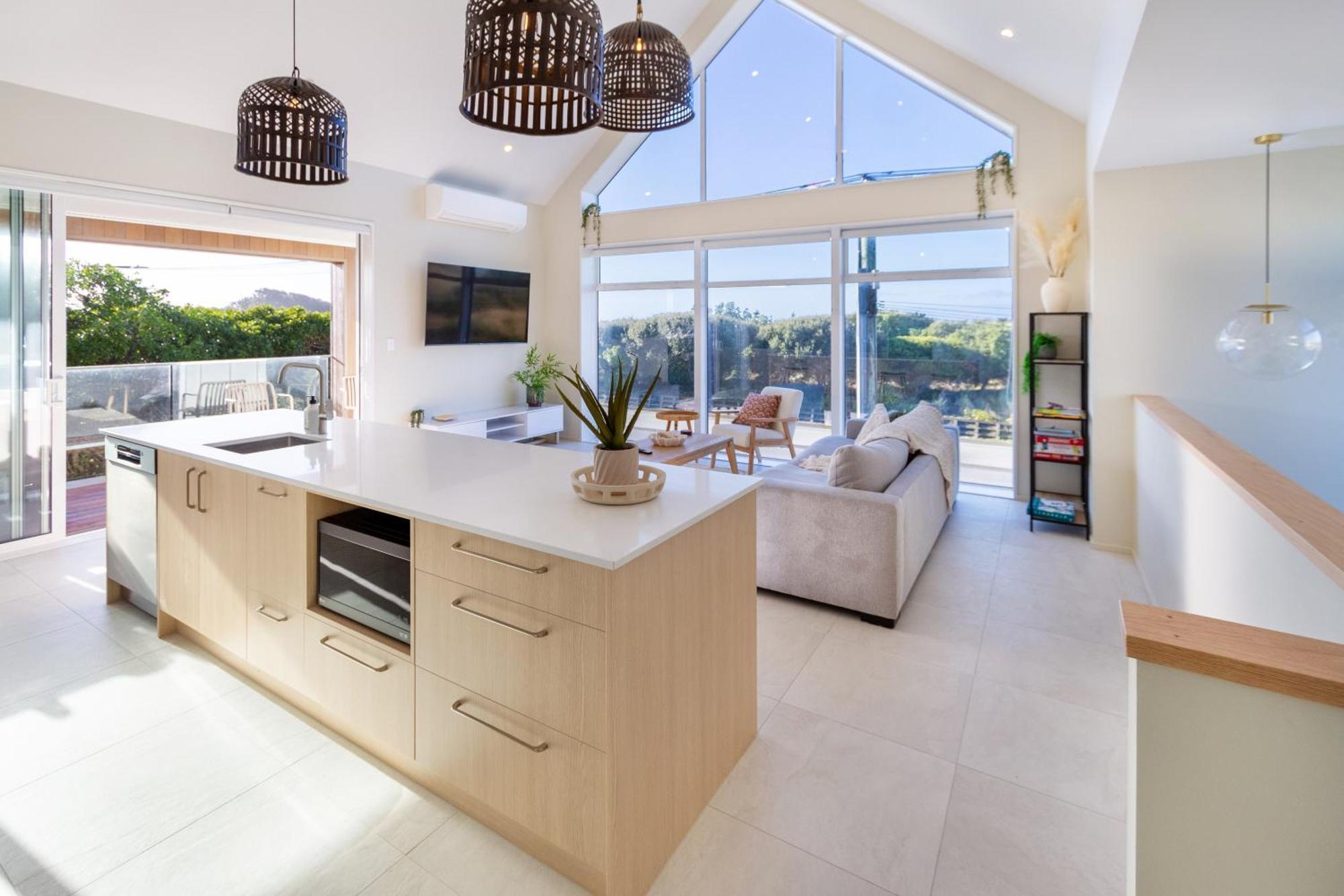 Luxury Beachside Living Elegant 3-Bedroom Haven Christchurch Buitenkant foto