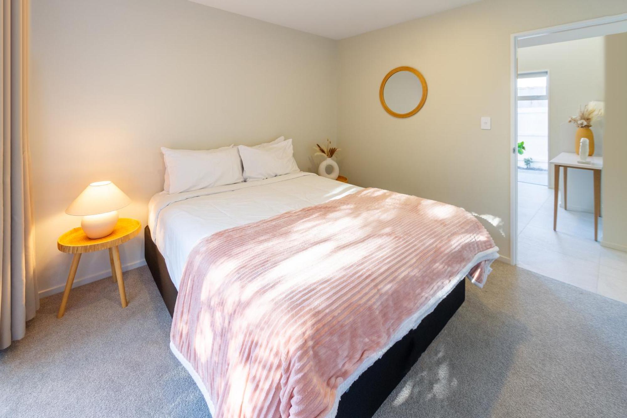 Luxury Beachside Living Elegant 3-Bedroom Haven Christchurch Buitenkant foto