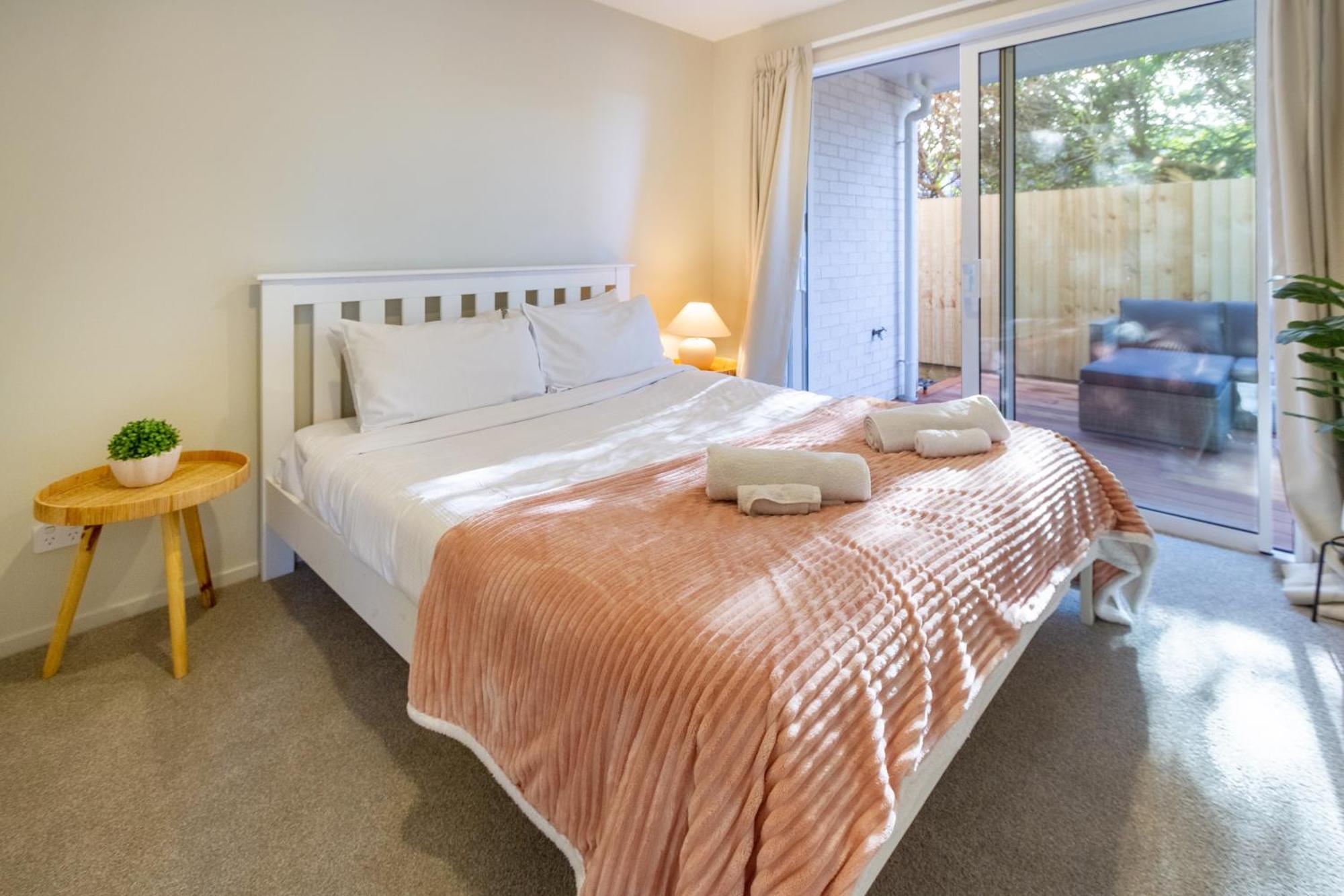 Luxury Beachside Living Elegant 3-Bedroom Haven Christchurch Buitenkant foto