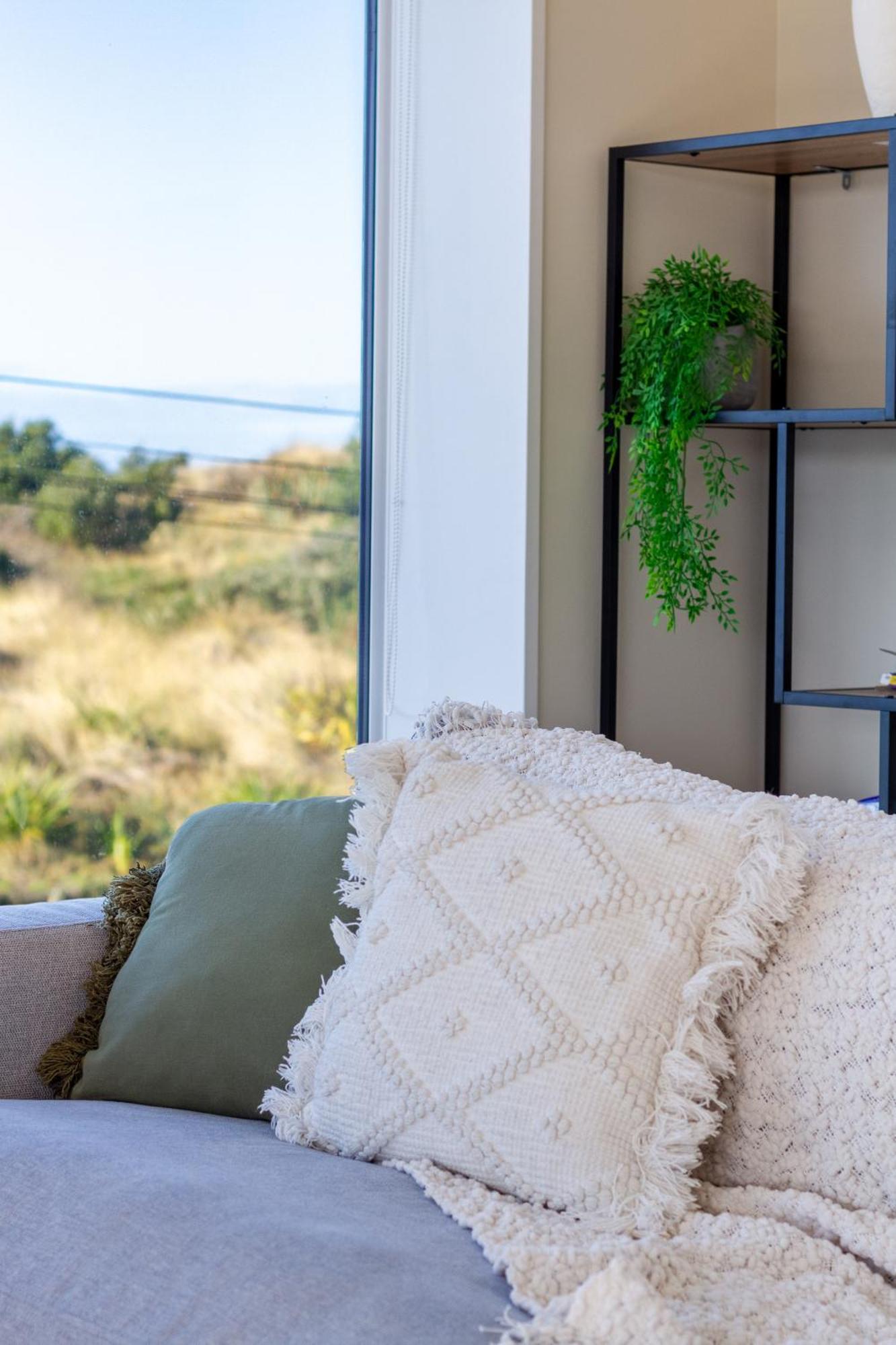 Luxury Beachside Living Elegant 3-Bedroom Haven Christchurch Buitenkant foto