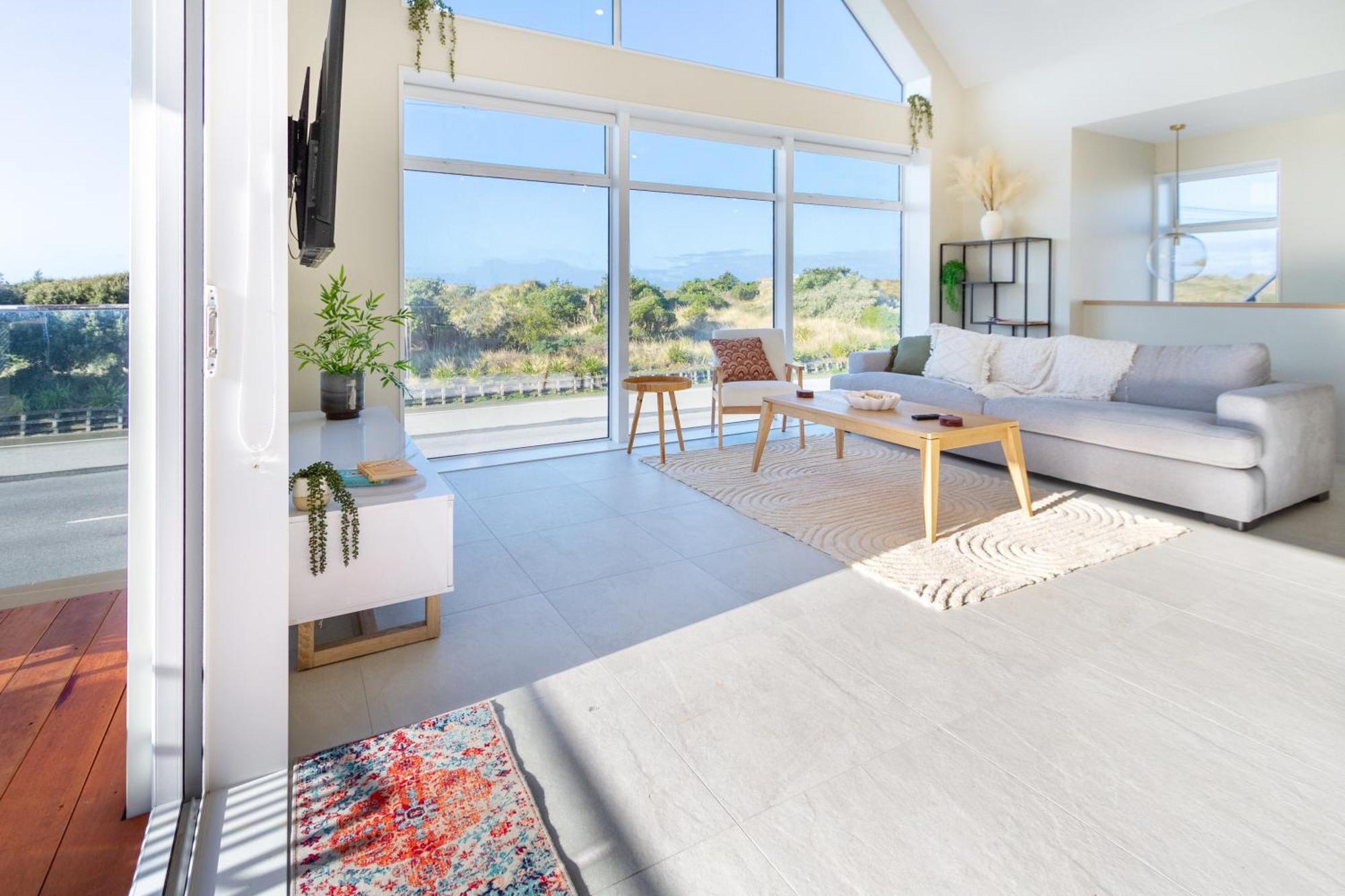 Luxury Beachside Living Elegant 3-Bedroom Haven Christchurch Buitenkant foto