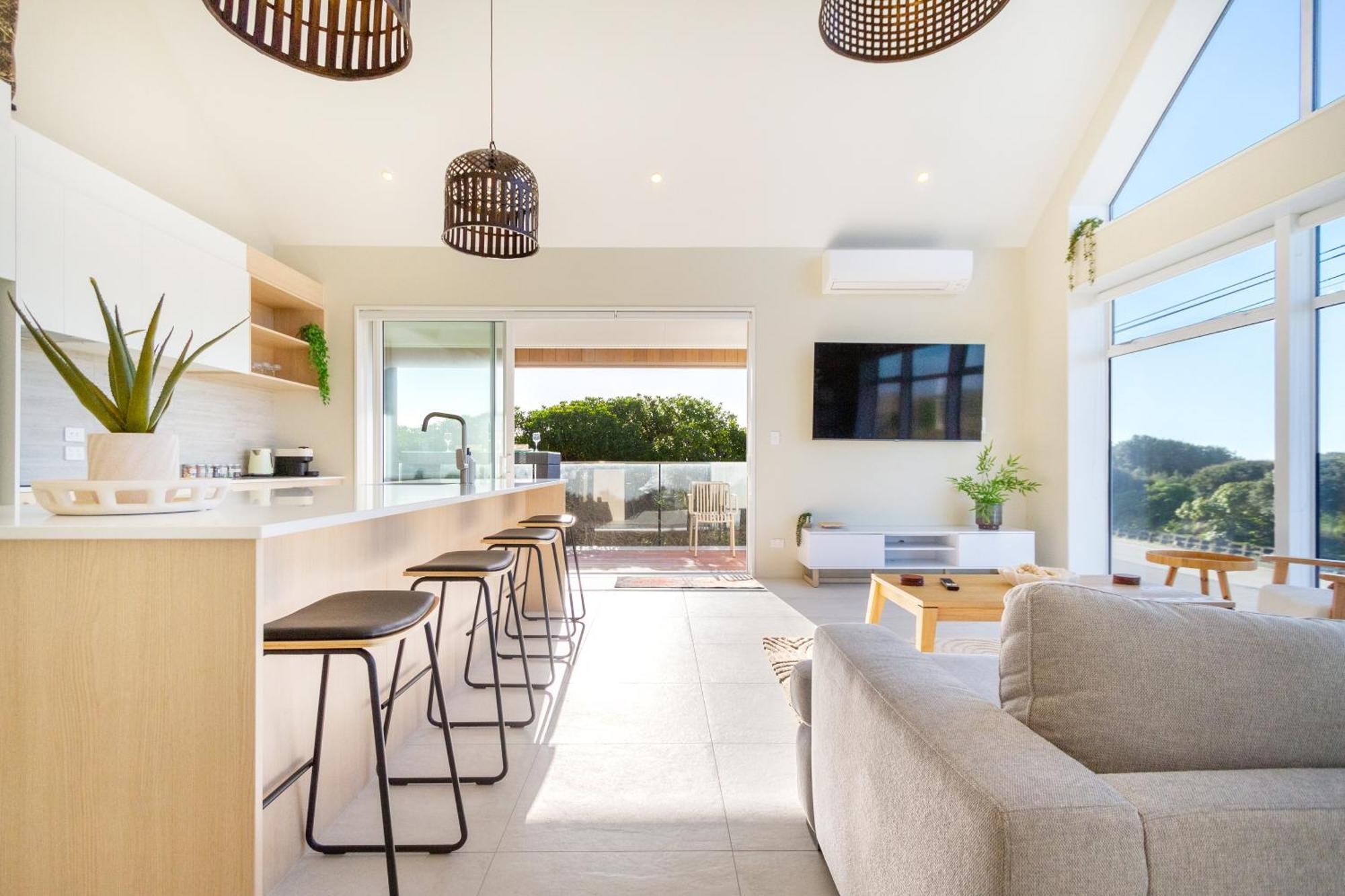 Luxury Beachside Living Elegant 3-Bedroom Haven Christchurch Buitenkant foto