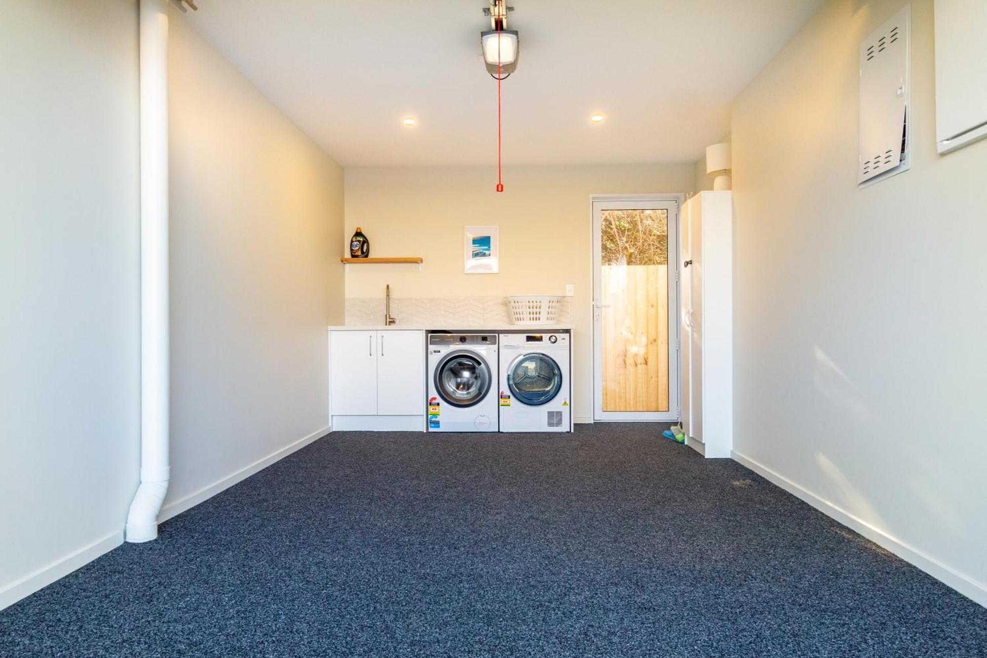 Luxury Beachside Living Elegant 3-Bedroom Haven Christchurch Buitenkant foto